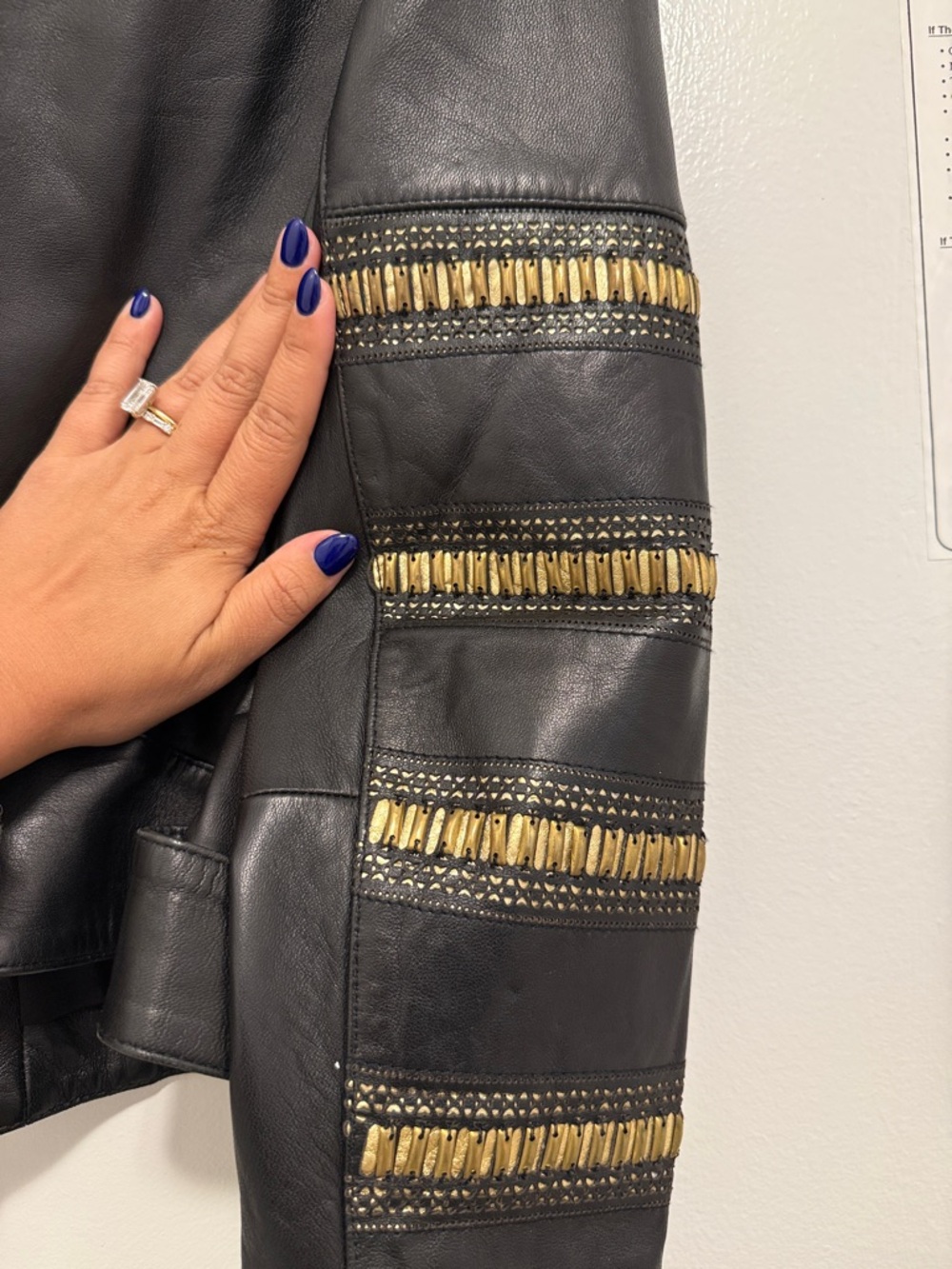 Alice + Olivia Cody Black Gold Moto Crop Leather Jacket - Picture 3 of 5